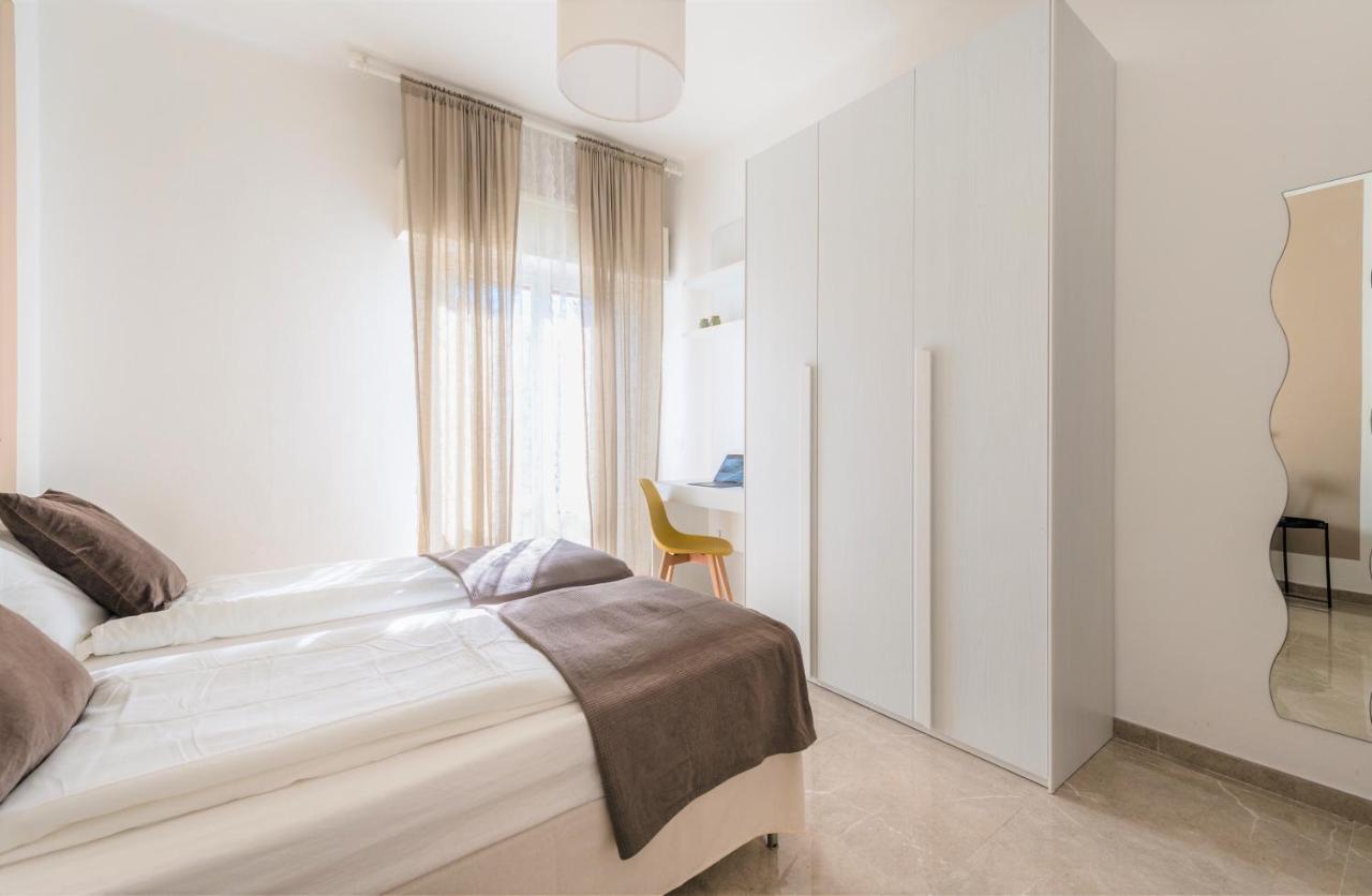 Hostly - Colorhome Pisa Midtown - Unique 3 Rooms With 3 Private Bathrooms 외부 사진